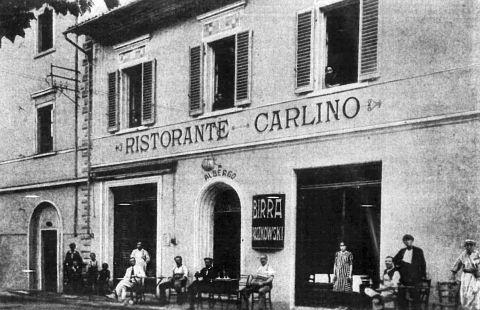 Il ristorante Carlino, con annesso deposito birra Paskowski, aperto da Carlo Barletti nei primi anni del novecento