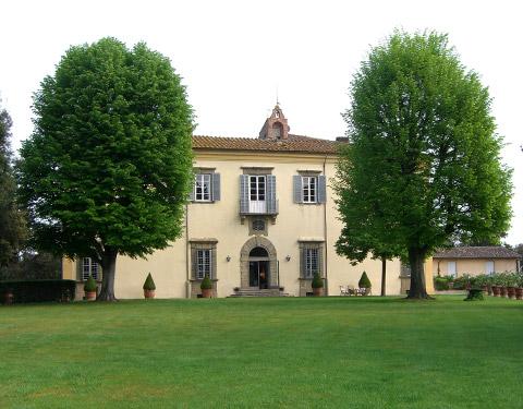 Veduta esterna della villa De' Castiglioni