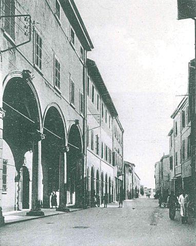 La facciata da via Cavour, anni venti