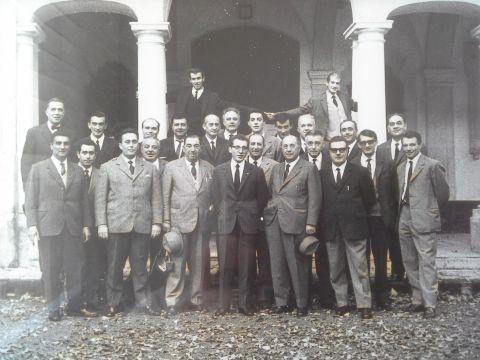 La Contessi negli anni settanta: al centro in primo piano a destra Giuseppe Contessi e suo fratello Aldo a sinistra, fra loro il giovane Fabio Contessi, attuale titolare dell’azienda
