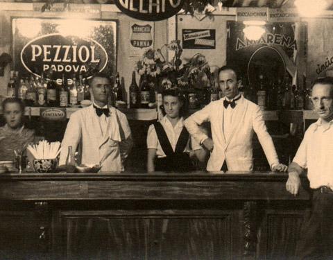 Lo staff del bar (1950 circa)