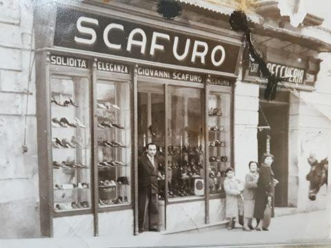 Il negozio negli anni trenta