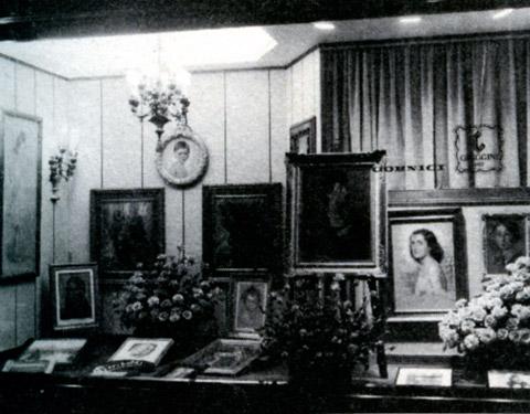 La vetrina della galleria in occasione della mostra di Federico Gariboldi nel 1972
