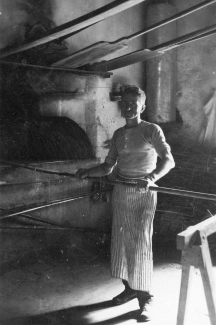 Osvaldo Pezzaro al lavoro, 1920
