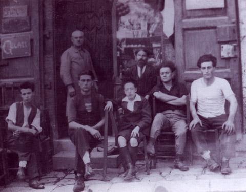 Ritratto di gruppo. Rionero in Vulture (1926)