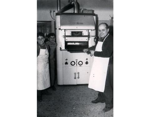 Primo forno elettrico (1950)