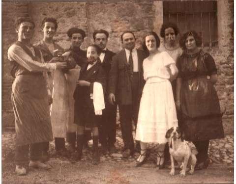 Giuseppe Amici e personale del ristorante(1920)