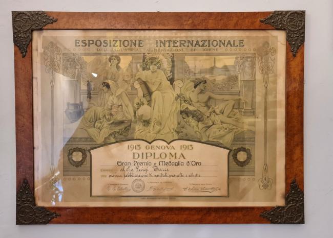 Il diploma ricevuto all'Esposizione Internazionale di Genova, 1913