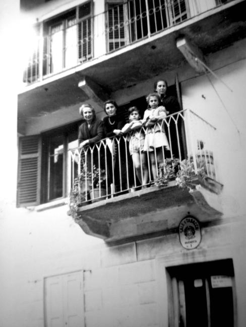 Al balcone della Rosa Bianca (1950)