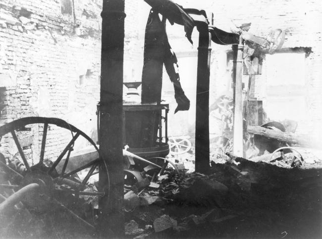 Macchinari della riseria distrutti 1944