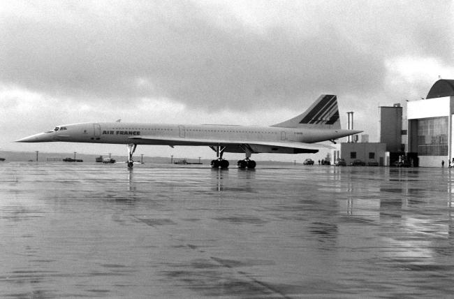 L'aereo Concorde arredato con i tessuti prodotti dall'impresa, anni Settanta