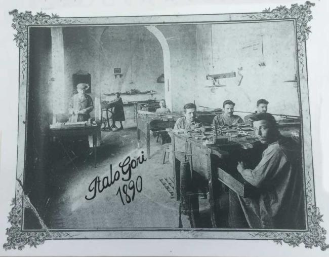 Interno del laboratorio nel 1890